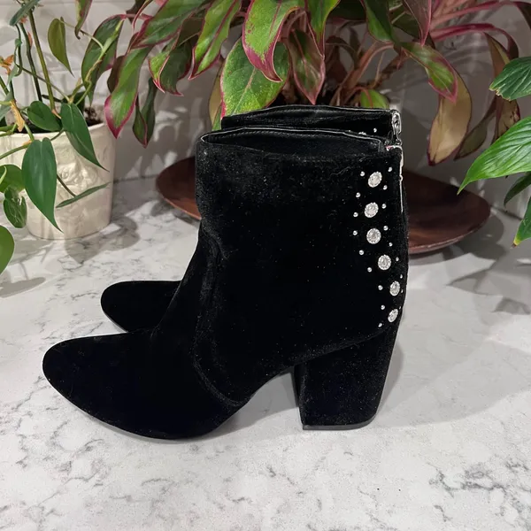 G by GUESS Womens Black Velvet Rhinestone Studded Block Heel Ankle Boots 7.5M - Image 2