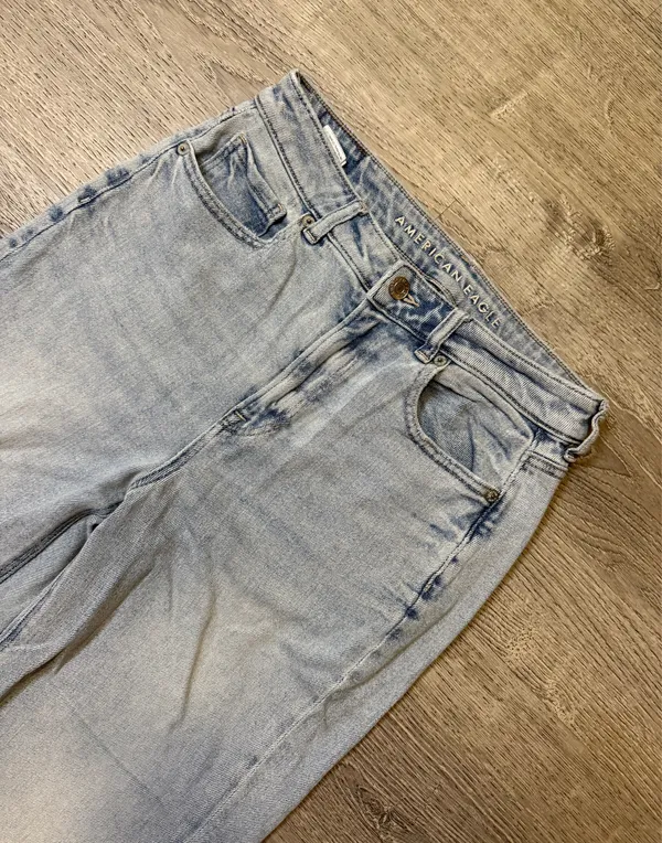 American Eagle Mom Straight Jeans - Image 3