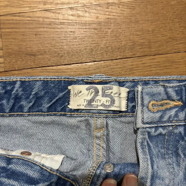 NWT Button Fly Distressed Women's Denim Jean Shorts The Free People 25 Festival - Image 3