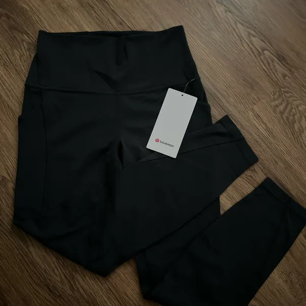 Lululemon Align HR Pant 25 “ Pockets size 8-ColourGraphite Grey - Image 3