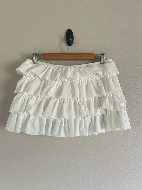 NEW Out From Under Cammy Ruffle Trim Micro Skort white SIZE medium  - Image 3