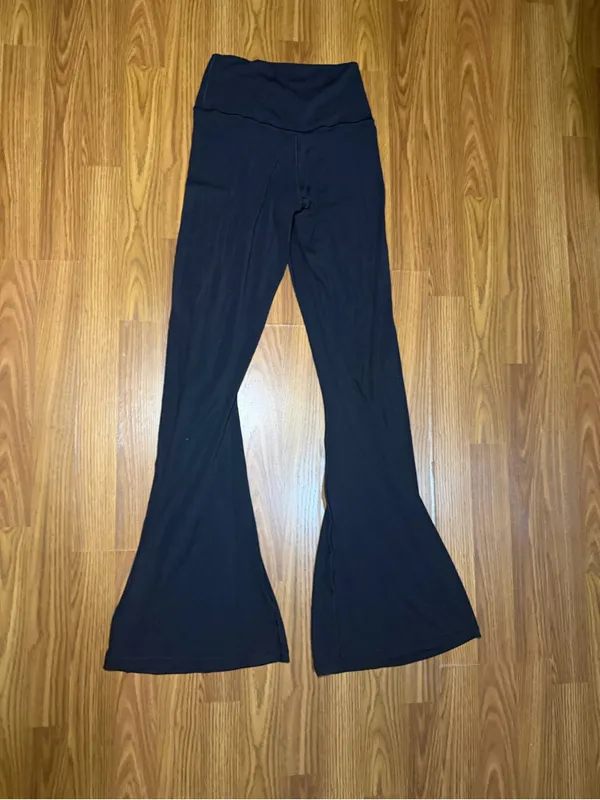 Offline x Aerie Real Me High Rise Flare Crossover Leggings Black Medium - Image 3