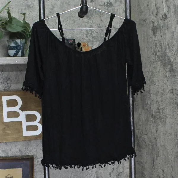 NWT American Rag Crochet-Trim Cold-Shoulder Blouse Shirt Top Classic Black S - Image 3