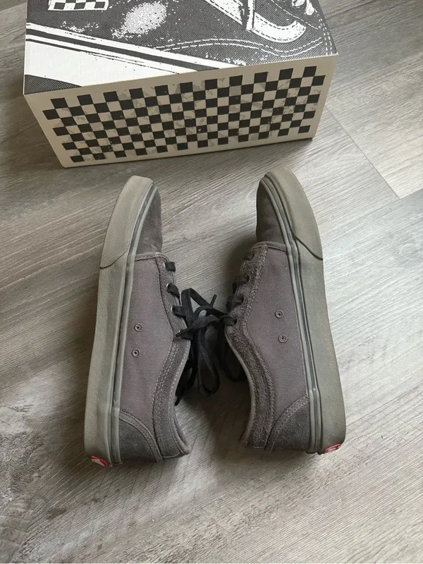 VANS Chukka Low Skateboarding Shoes Charcoal 6 Men’s 7.5 Women’s - Image 6