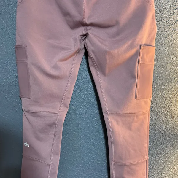 ALO Yoga High Waisted Dusty Rose Pocket Leggings - Image 10