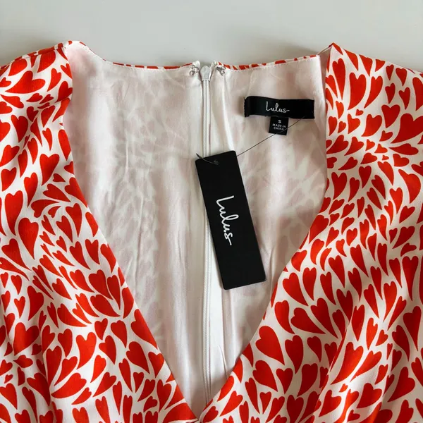 Lulus Love Is In The Flair Red Orange Heart Print Midi Dress Women’s Small NWT - Image 4