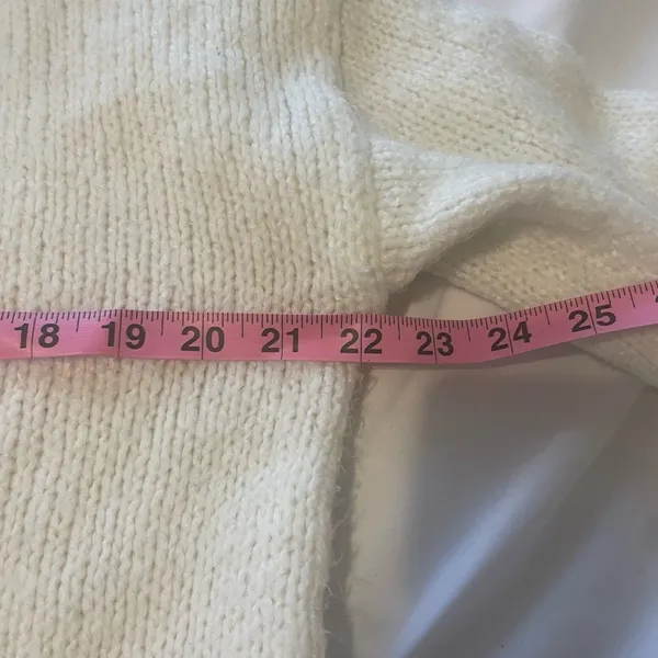 Urban Outfitters Kai White cropped cardigan boxy cardigan size Small petite‎ - Image 4