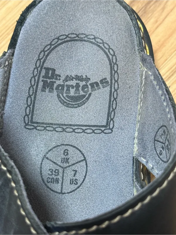 Vintage Y2K Doc Dr. Martens Leather Yellow Stitch Sandals Slides Sz 7 - Image 5