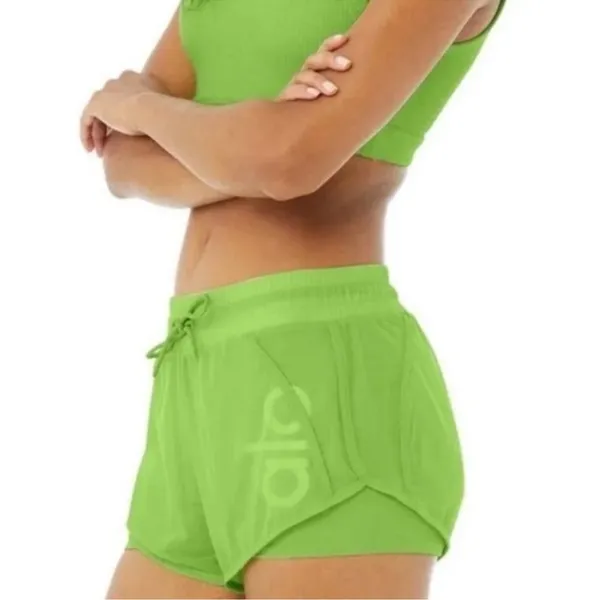 Alo Yoga Ambience Shorts Green Apple Small - Image 3