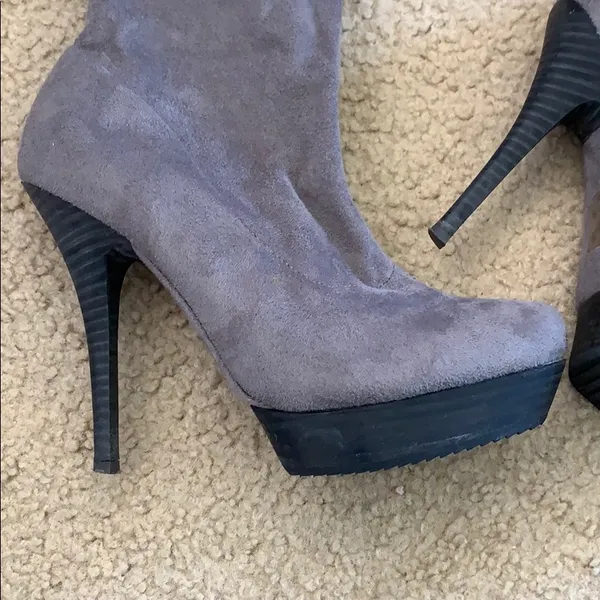 Luxury Rebel Gray Suede Knee High Platform Boots Size 7 - Image 7