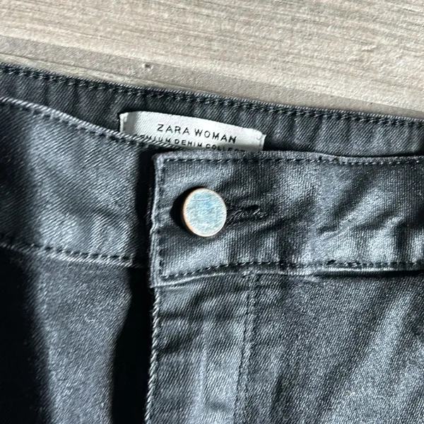 Zara woman coated black pants - Image 3