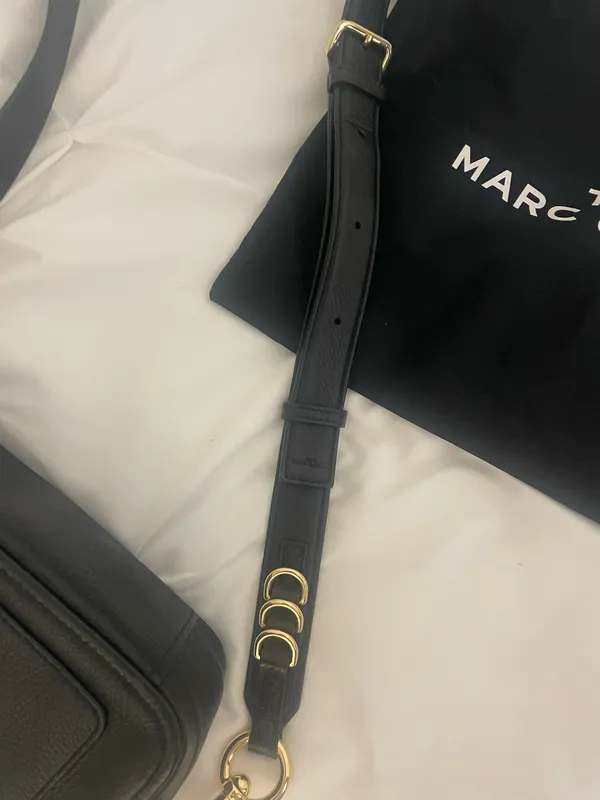 Marc Jacobs Black Leather Snapshot Crossbody with Gold Hardware - Image 5