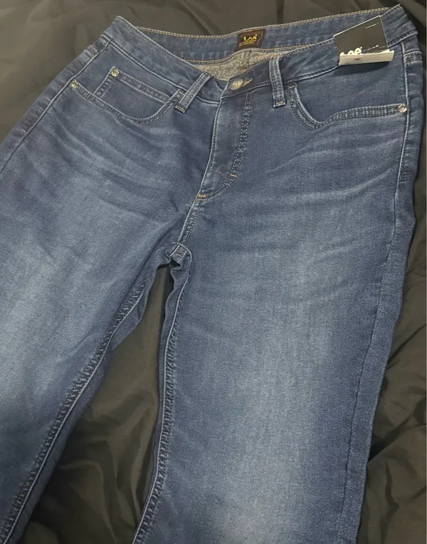 LEE Women's Fleece Lined Jeans Mid-Rise Straight Fit Size 8 Dazzle Me- NWT - Image 8