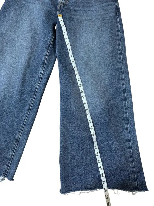 Levi’s Super trendy 94 Baggy Wide Leg jeans in a classic medium wash. High rise with a relaxed 90s-inspired fit and wide leg silhouette. - Image 6