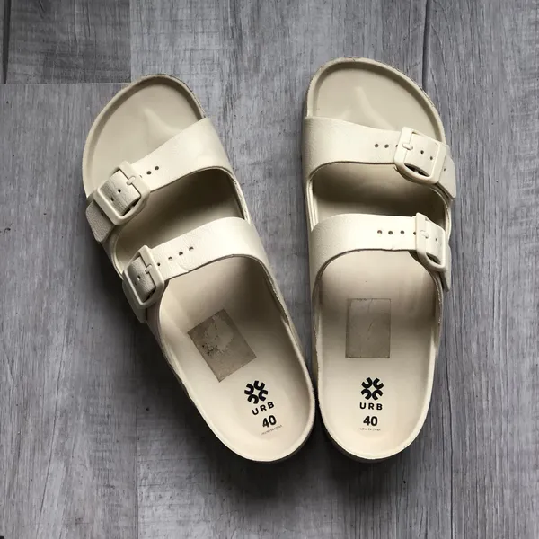 URB sandals . Cream . Size 9/10 Tan - Image 8