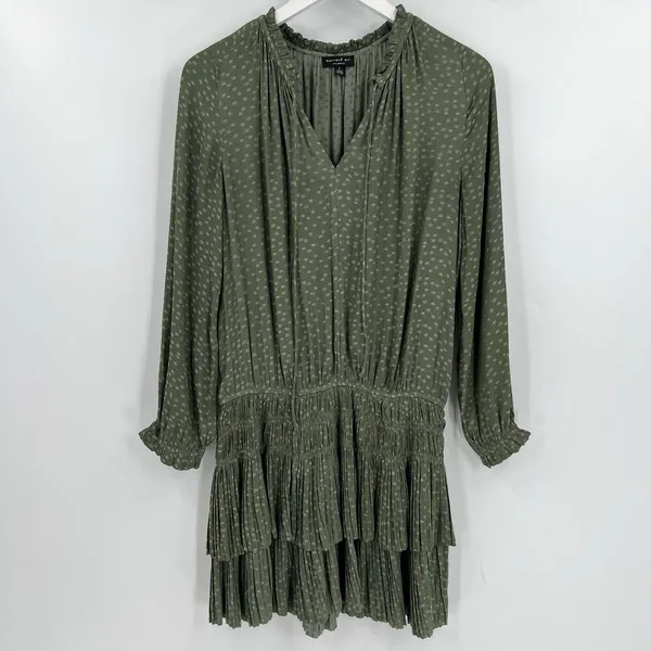 Current Air Laurel Mini Star‎ Dress Size Small Sage Green Tiered Pleated V-Neck - Image 3