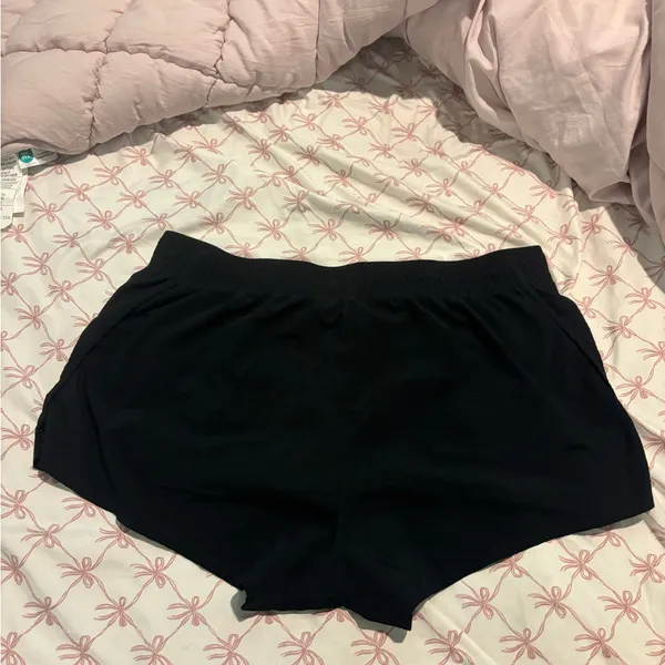 Nike Women's Black Dri-Fit XL Athletic Shorts - Image 2