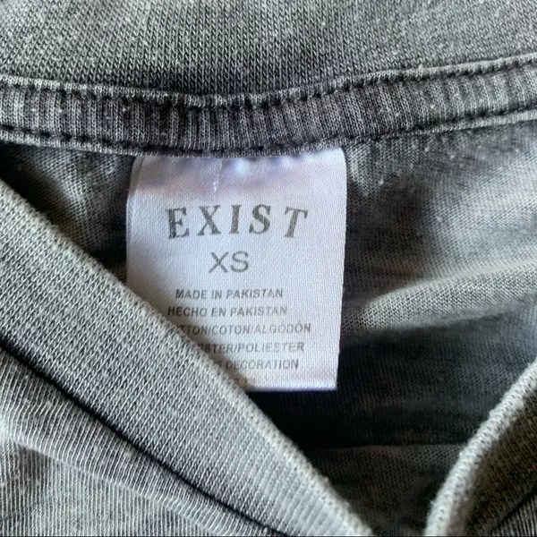Gray t shirt cropped - Image 3