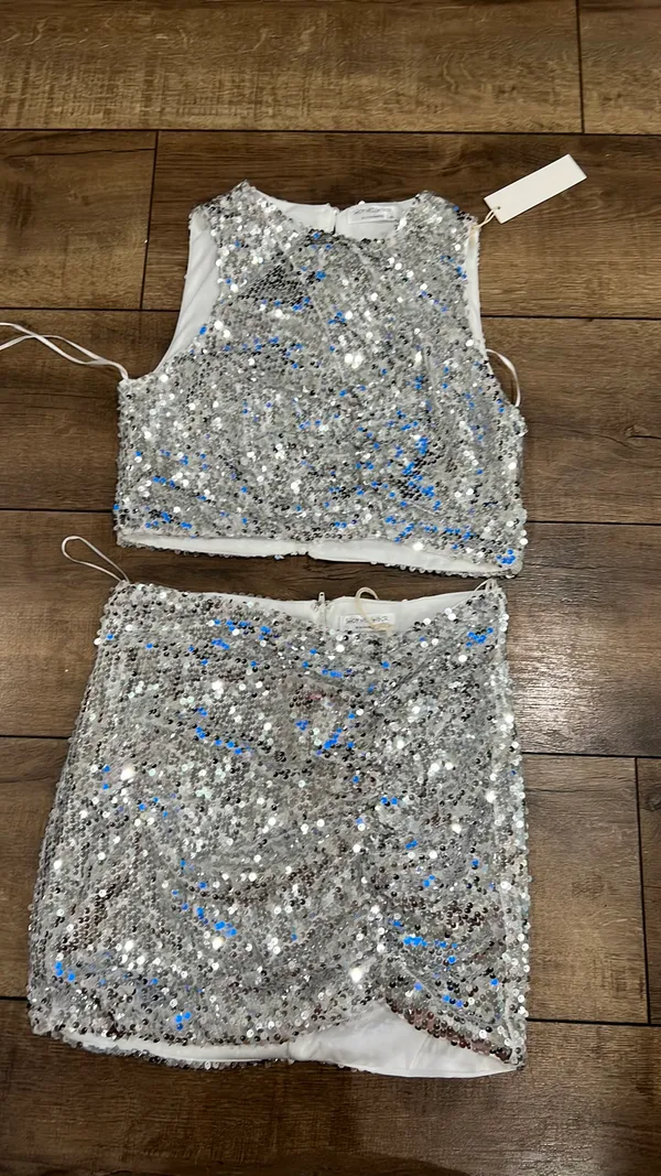 These Three Boutique Set - Image 2