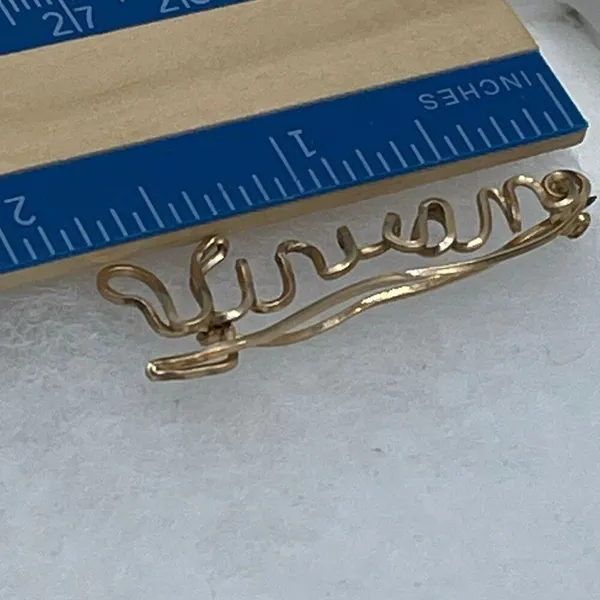 Vintage “Viviane” brooch C clasp Gold - Image 4