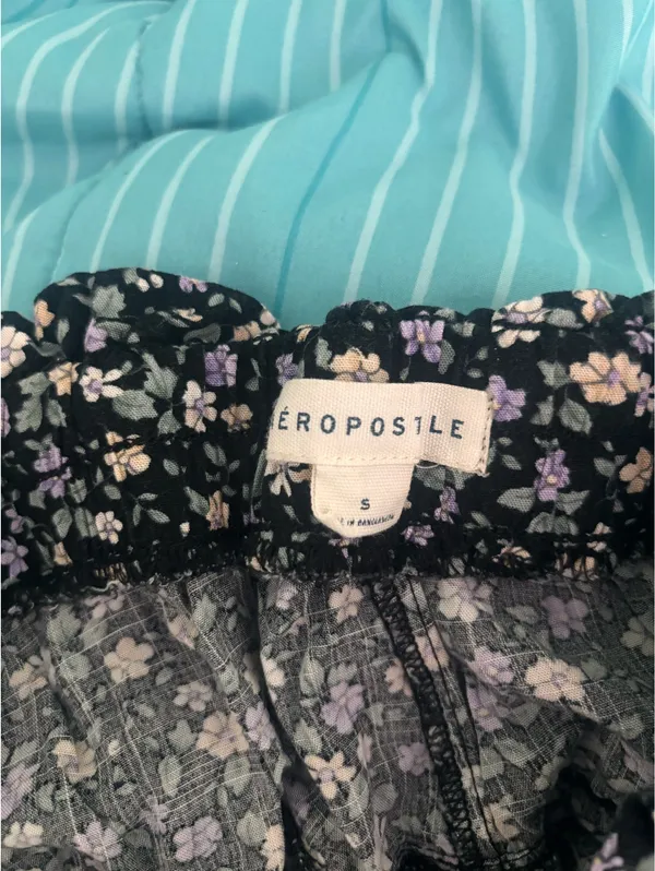 Aeropostale Black Floral Skirt - Image 3