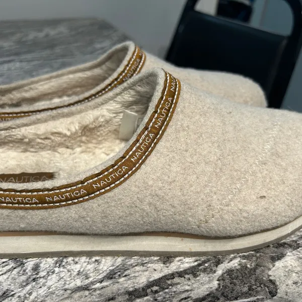 Nautica Cream Slippers Cozy Indoor Comfort - Image 4
