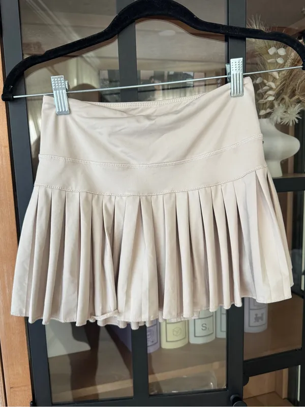 Gold Hinge pleated tennis skirt mini high waisted beige khaki bone skort shorts - Image 2