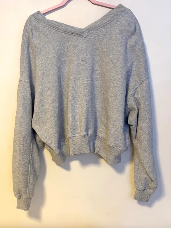 Aerie V Neck Crewneck Relaxed Crop Sweater Sweatshirt Light Grey Womens Small - Image 2
