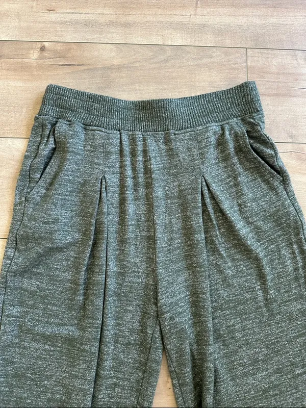 Daily Ritual Women's Relaxed Fit Cozy Knit Pleated Lounge Pant Green Wide Leg S - Image 6