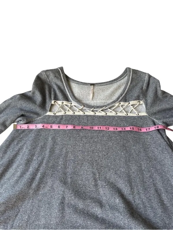 Free People grey and blue striped flowy long sleeve top - Image 8