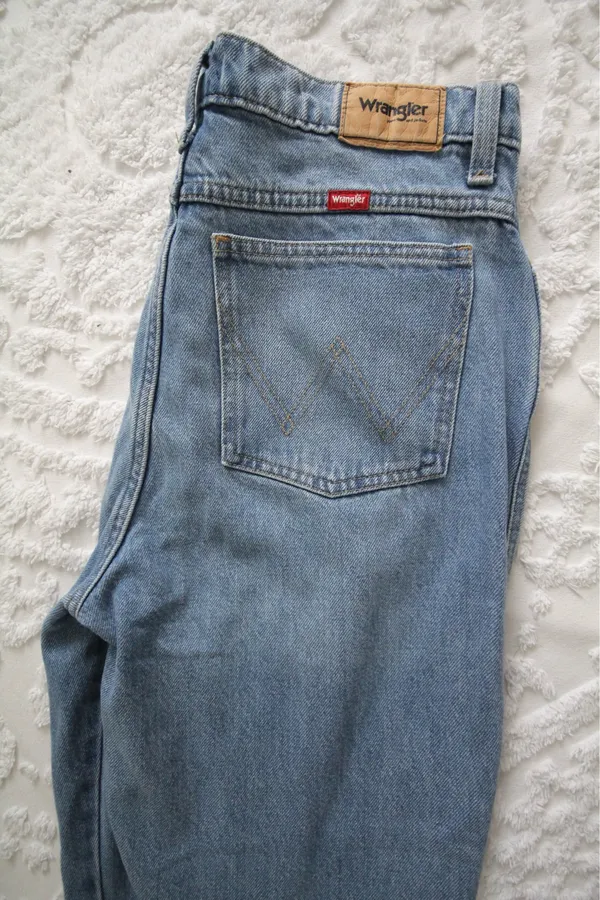 High-Rise Straight Wrangler Jeans - Image 4