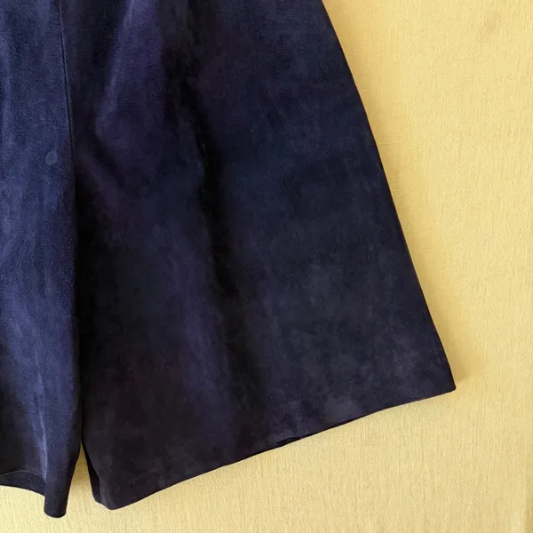 Kenar Vintage 90s High Waisted Suede Leather Pleated Shorts Women 4 Navy Blue - Image 10