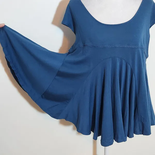 Free People Blue Short Sleeve Top with Cutout Lace Back NWT Size Medium - Image 8