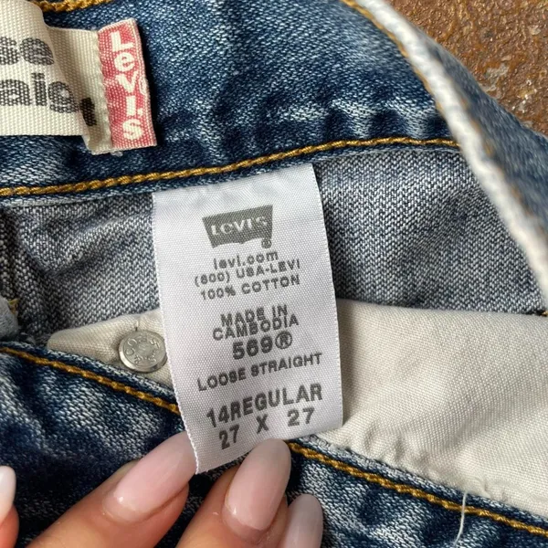Vintage Levi’s 569 shorts waist 26 - Image 5