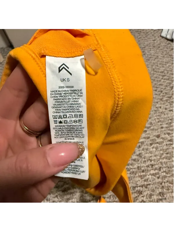 Oner Active Everyday Sport Bra Adjustable Apricot Orange Sunset- Size Small - Image 4