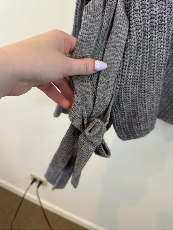 UGG Ceanne Gray Chunky Knit Turtleneck Sweater w/ Side Bow Details Size XS - Image 5