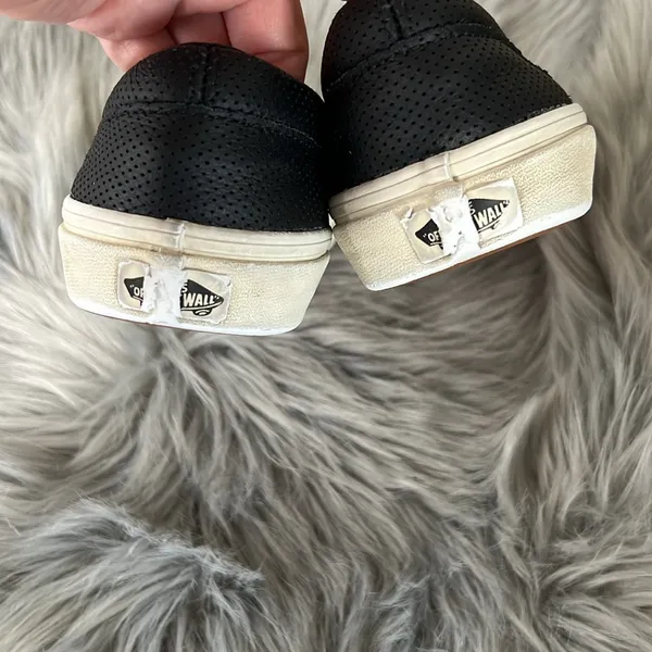 EUC Vans Black and White Slip-On Sneakers Woman's sz 8.5/Mens sz 7 - Image 5