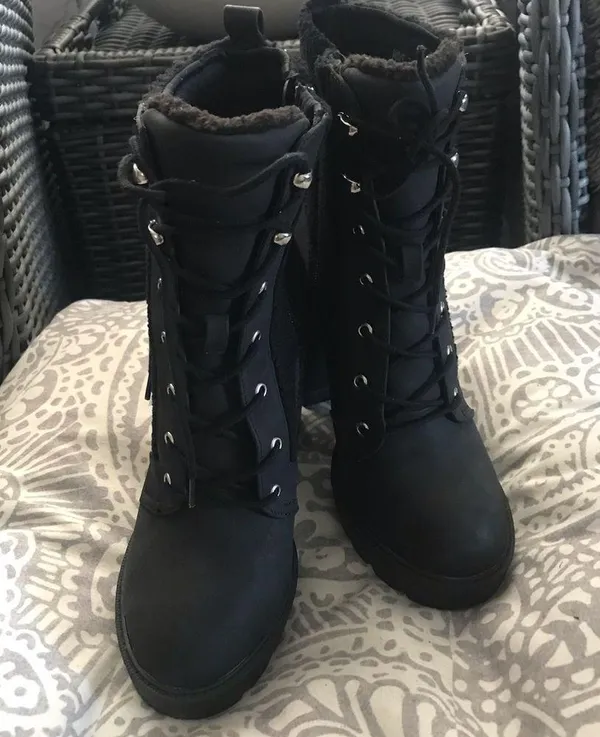 New Dolce Vita Dixy Faux Shearling Trim Heel Platform Boots - Image 8