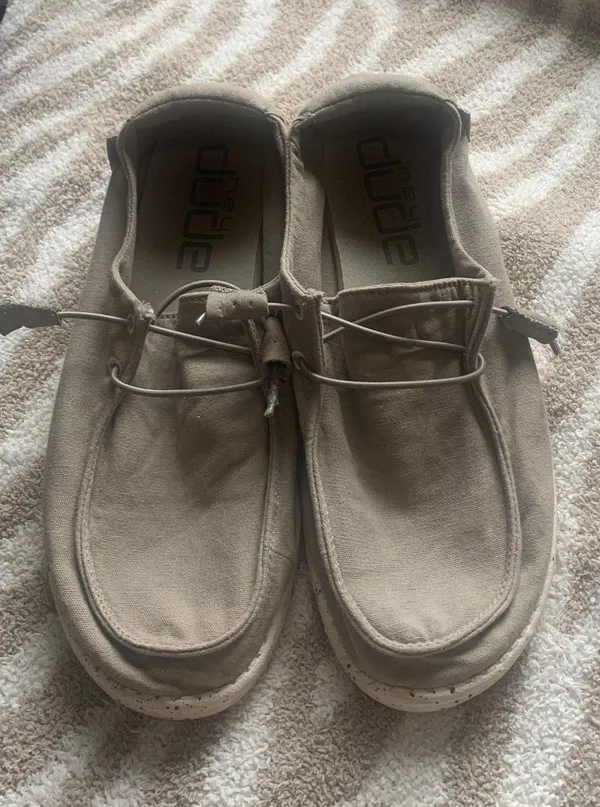 Gray Size 9 | Curtsy - Image 3