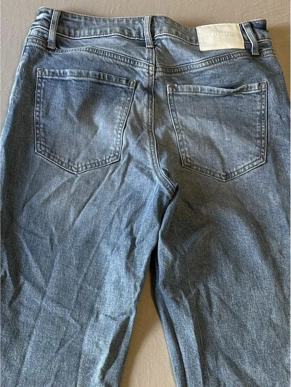 Express Relaxed Straight Ankle High-Rise Jeans Size 6R Light Wash - Image 12