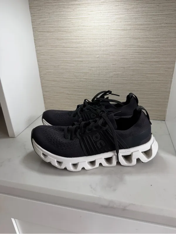 On Cloudswift Women’s Running Shoe Black Size 9 - Image 2