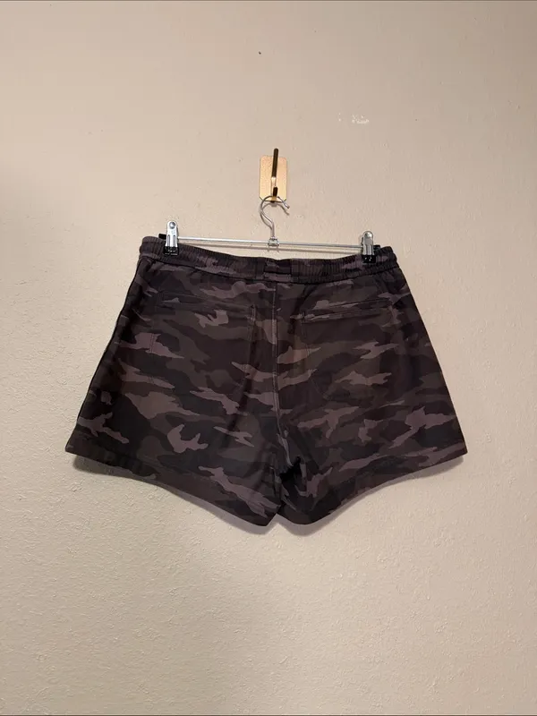 Athleta Camo Green Farallon Shorts Size 8 Tall - Image 5