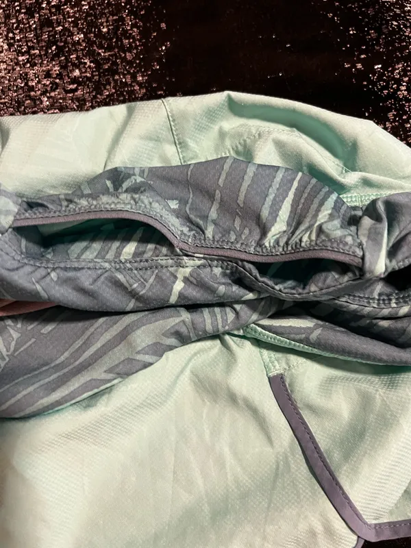 Womens small Patagonia Nine Trails running shorts built in liner mint green - Image 6