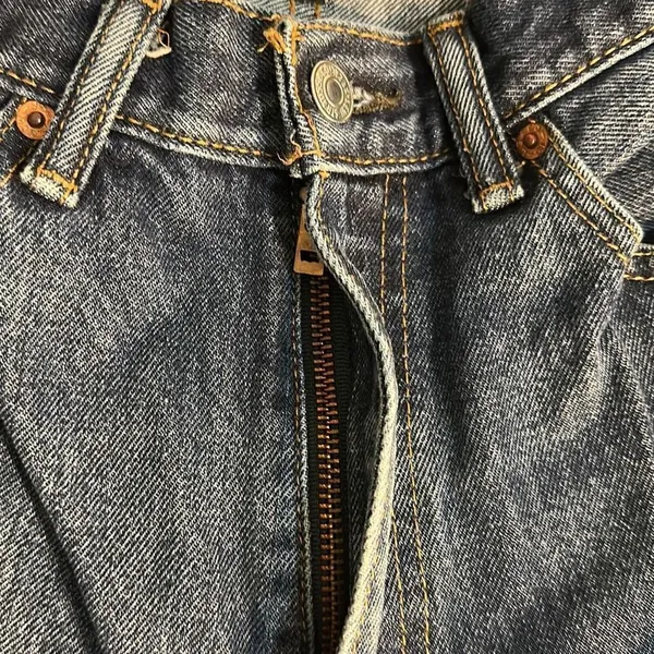 Levi’s 505 Denim Waist: 34, Inseam: 30 inches - Image 9