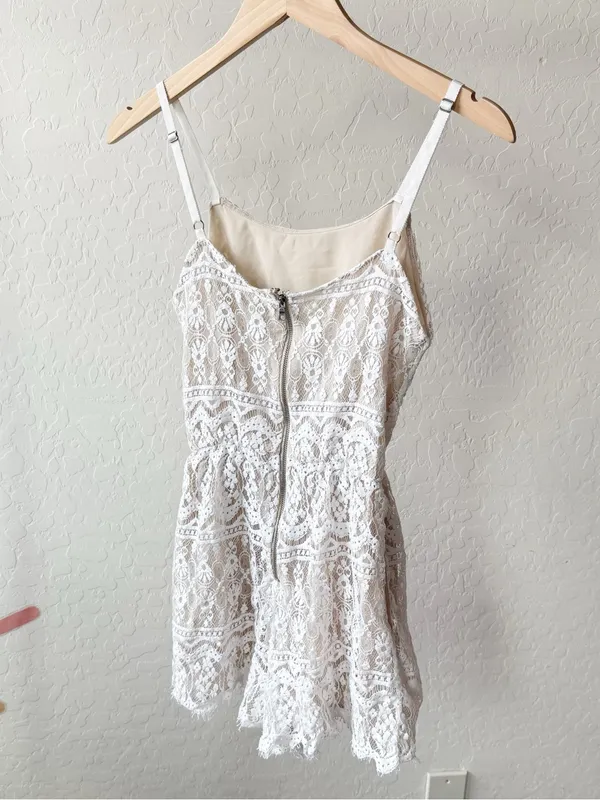 Alice + Olivia Cassia Lace Romper Sleeveless Ivory - Image 3