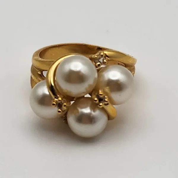 Vintage 14K Gold Electroplated Faux Pearl & Rhinestone Ring (6.25) - Image 6