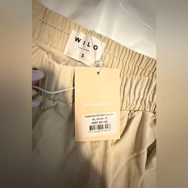 Wilo Women's Tan Joggers, Size Small - Image 3