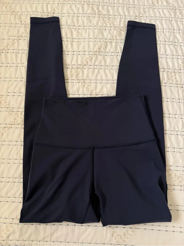 Lululemon Throw Back High Rise Pants Size 6 navy blue 28” Full Length Yoga Luon - Image 5
