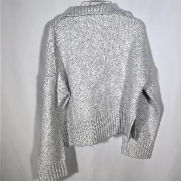 NEUTRAL GROUND WOMENS LIGHT GRAY V NECK COLLARED SWEATER SMALL - Image 6