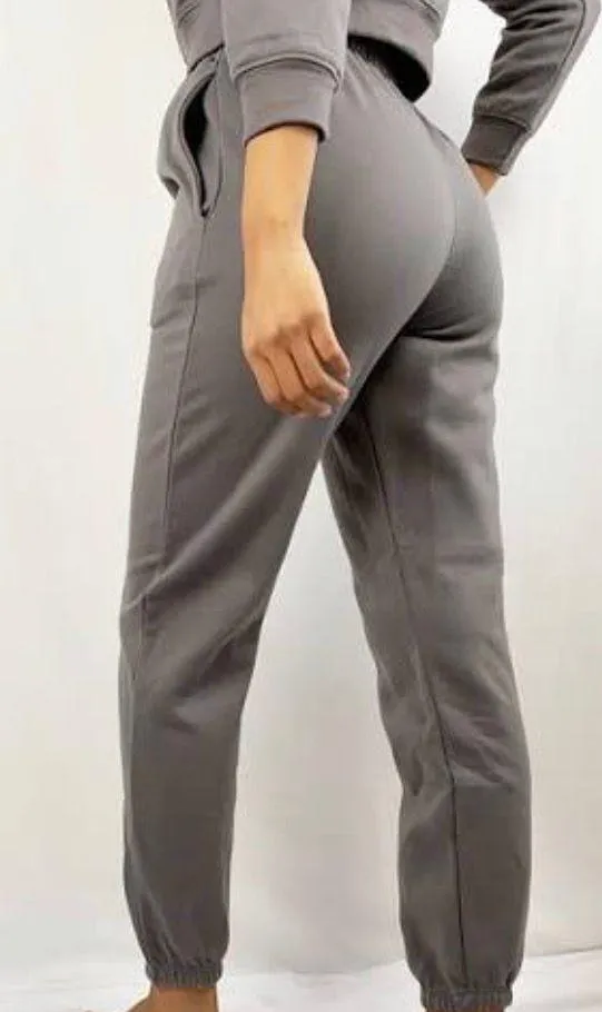 Pretty Little Thing NEW SWEATS - Image 2